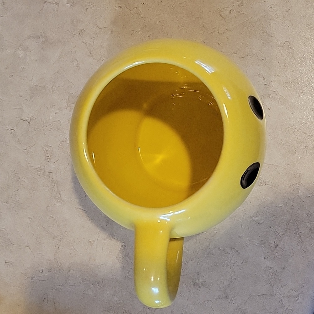 Smiley Face Mug - Picture 2 of 8